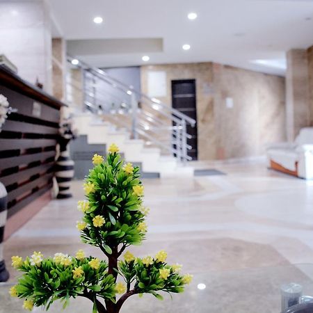 Geetika Galaxy Hotel Kanpur Exterior foto