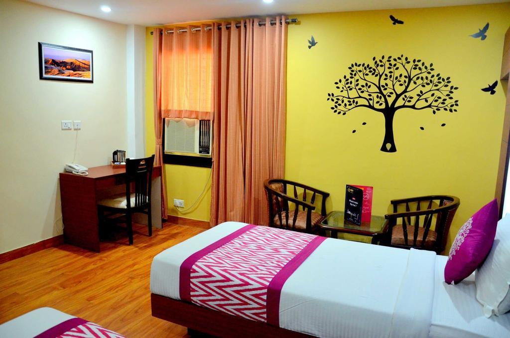 Geetika Galaxy Hotel Kanpur Exterior foto