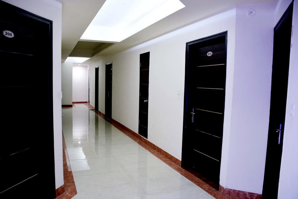 Geetika Galaxy Hotel Kanpur Exterior foto