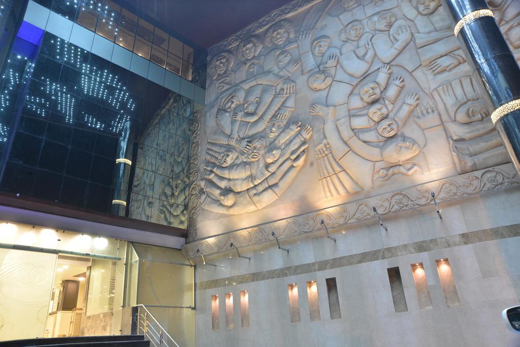 Geetika Galaxy Hotel Kanpur Exterior foto